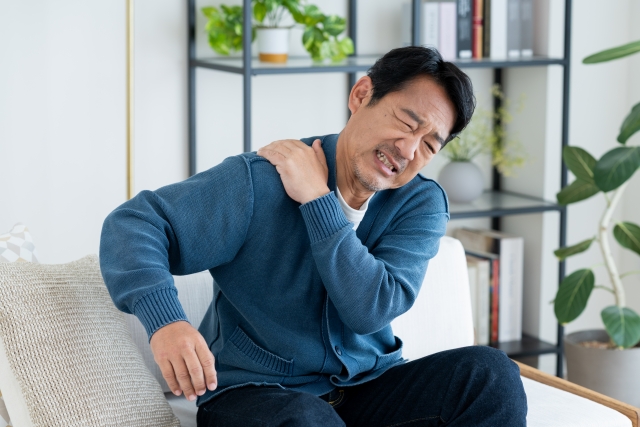 肩こりに悩む方のイメージ あさば整骨院 柏の葉店