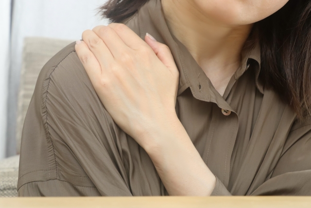 肩こりに悩む方のイメージ あさば整骨院 柏の葉店