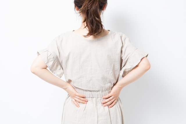 腰痛に悩む方のイメージ あさば整骨院 柏の葉店