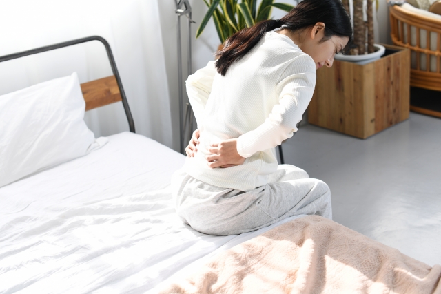 腰痛に悩む方のイメージ あさば整骨院 柏の葉店