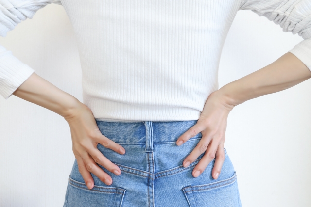 腰痛に悩む方のイメージ あさば整骨院 柏の葉店